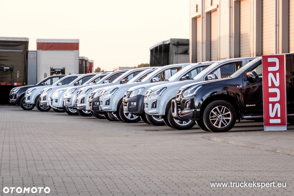 ISUZU D-max KLAWISZ włacznik blokady mostu - 8