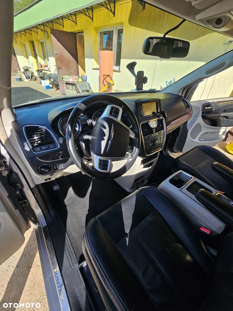 Chrysler Town & Country 3.6 Touring - 36