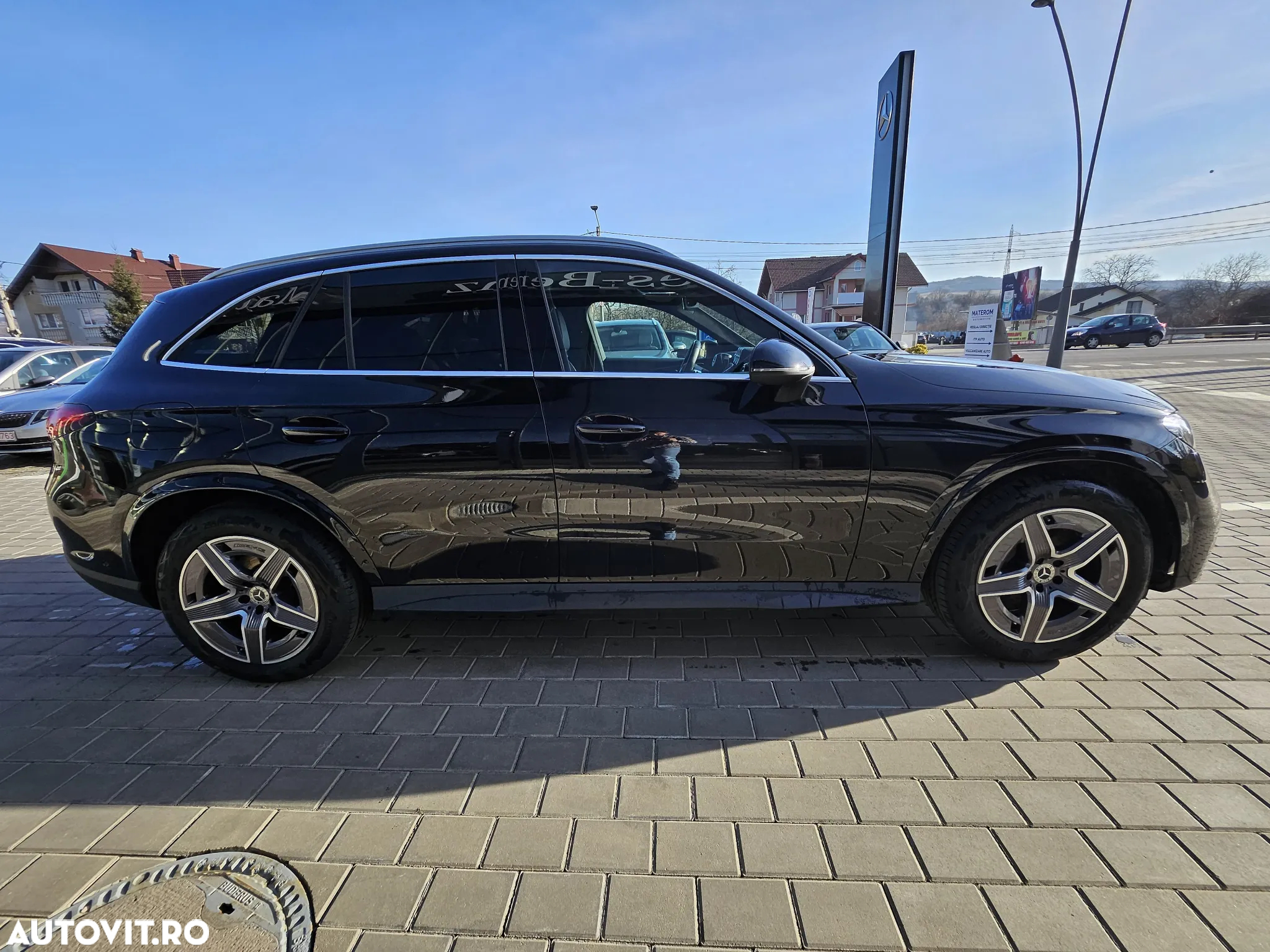 Mercedes-Benz GLC 300 4Matic 9G-TRONIC AMG Line Advanced - 4