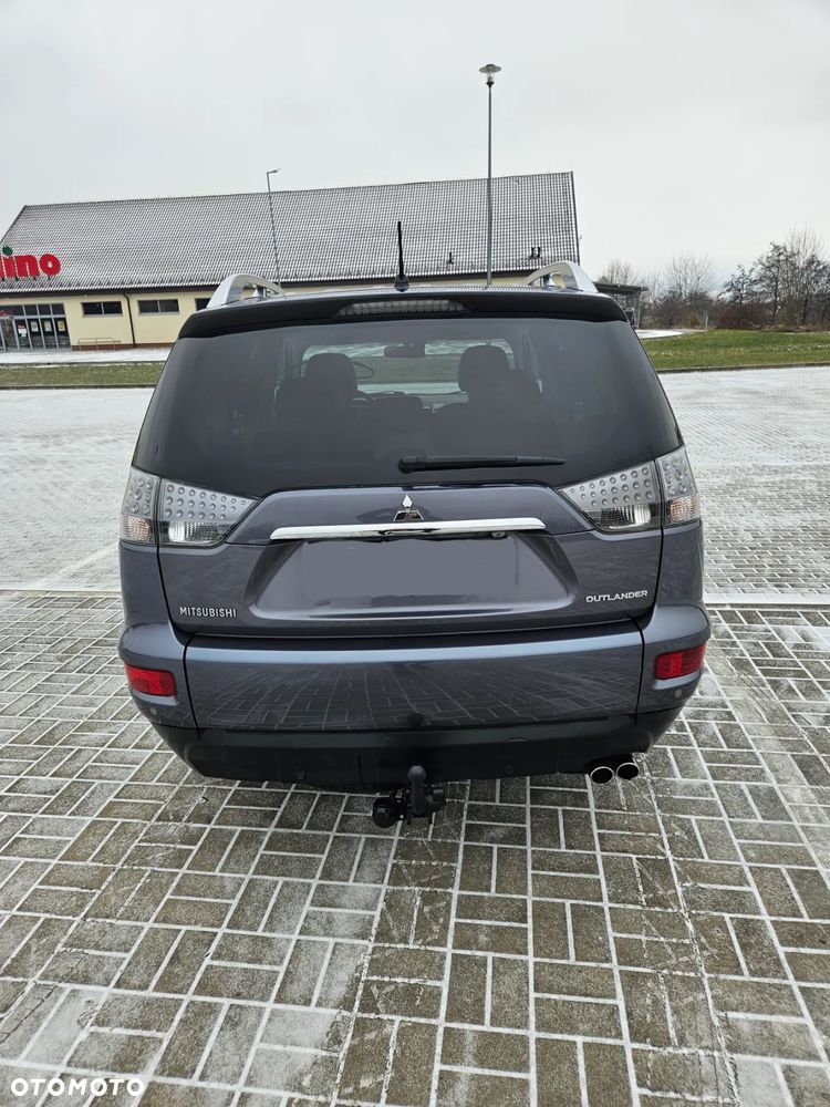 Mitsubishi Outlander - 7