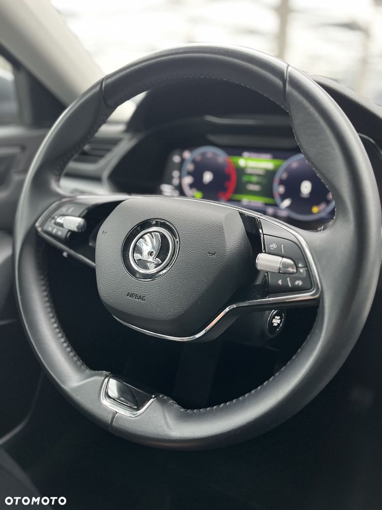 Skoda Superb 2.0 TDI SCR Ambition DSG - 21