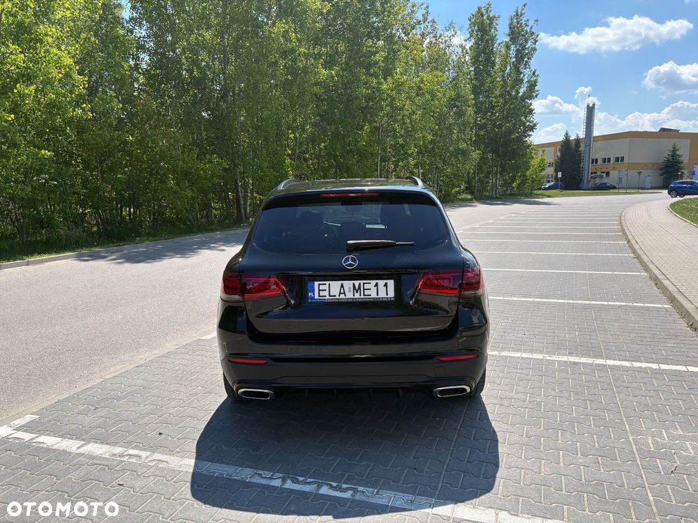 Mercedes-Benz GLC 300 e 4Matic 9G-TRONIC AMG Line - 6