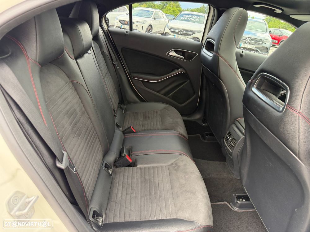 Mercedes-Benz A 180 d AMG Line - 14