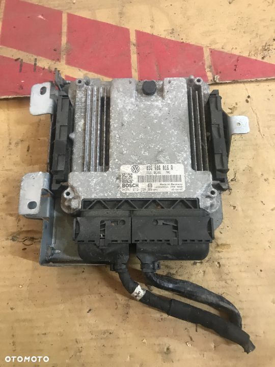 Komputer sterownik VW GOLF V 1.9TDI 03G906016R - 1