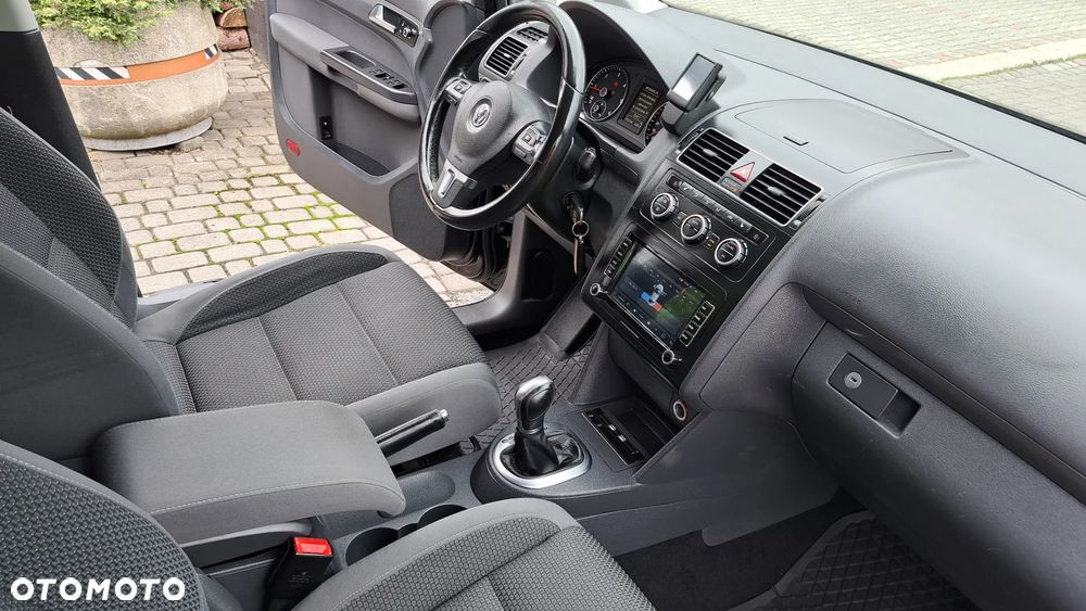 Volkswagen Touran 2.0 TDI DPF DSG Highline - 13