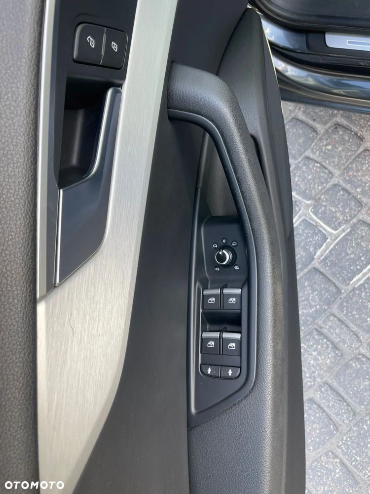 Audi A4 Limousine 2.0 TDI DPF multitronic S line Sportpaket - 16