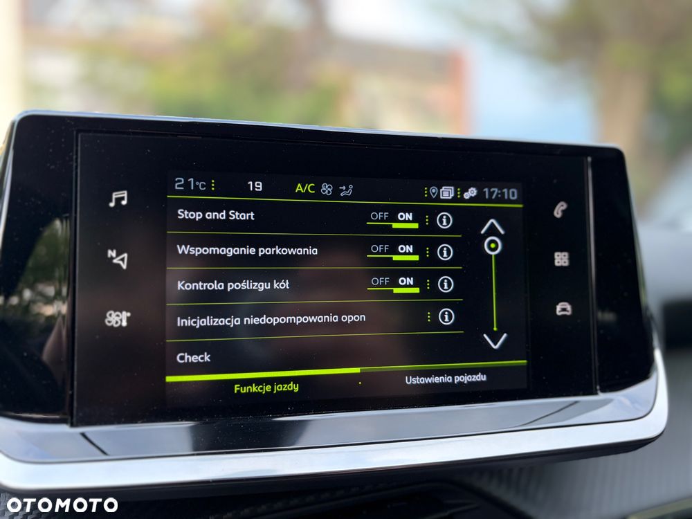 Peugeot 2008 1.5 BlueHDi Allure Pack S&S EAT8 - 18