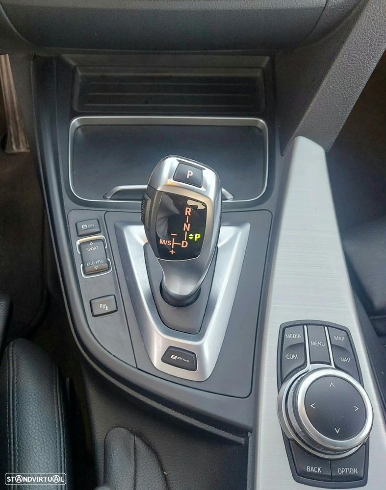 BMW 330 e iPerformance Line Luxury - 39
