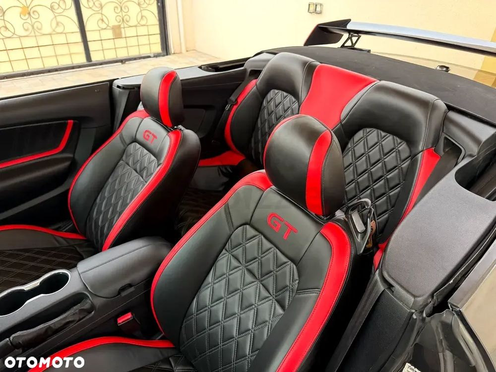 Ford Mustang - 12