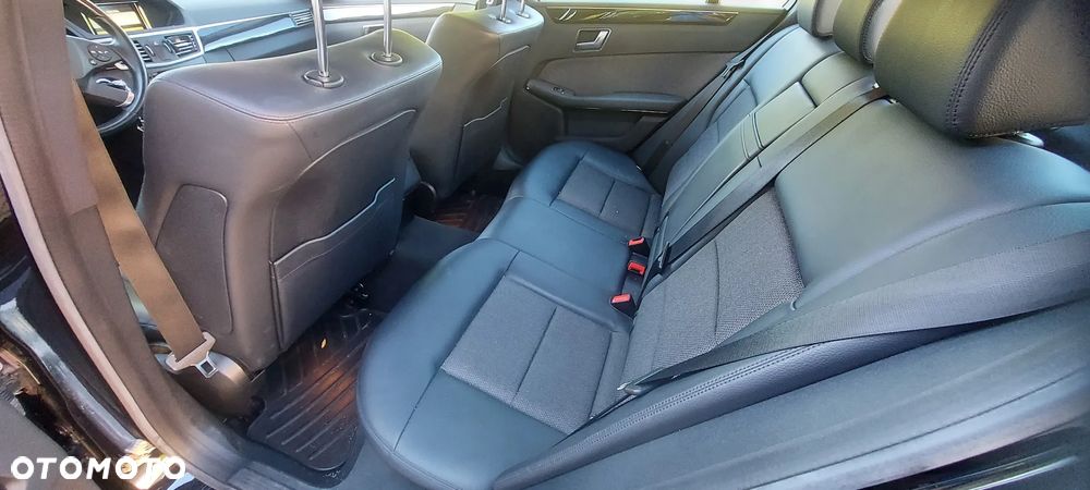 Mercedes-Benz Klasa E ver-200-cgi-blueefficiency-automatik-avantgarde - 9