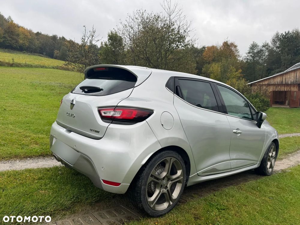 Renault Clio - 2
