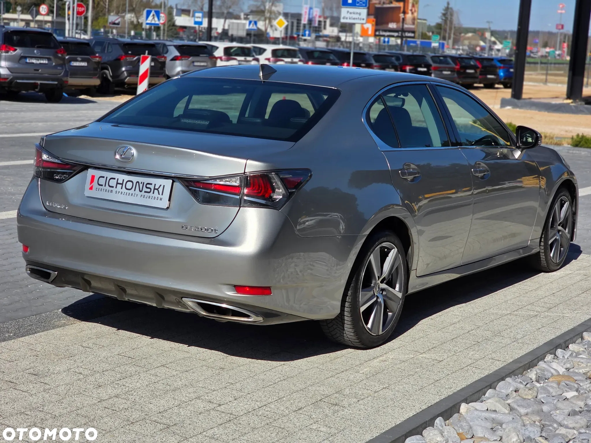 Lexus GS 200t / 300 F Sport - 11