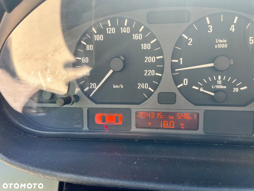 BMW Seria 3 316i - 11