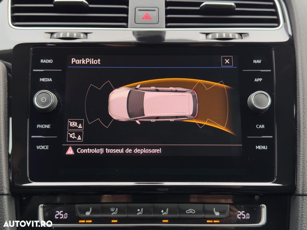 Volkswagen Golf 1.6 TDI DSG Join - 33