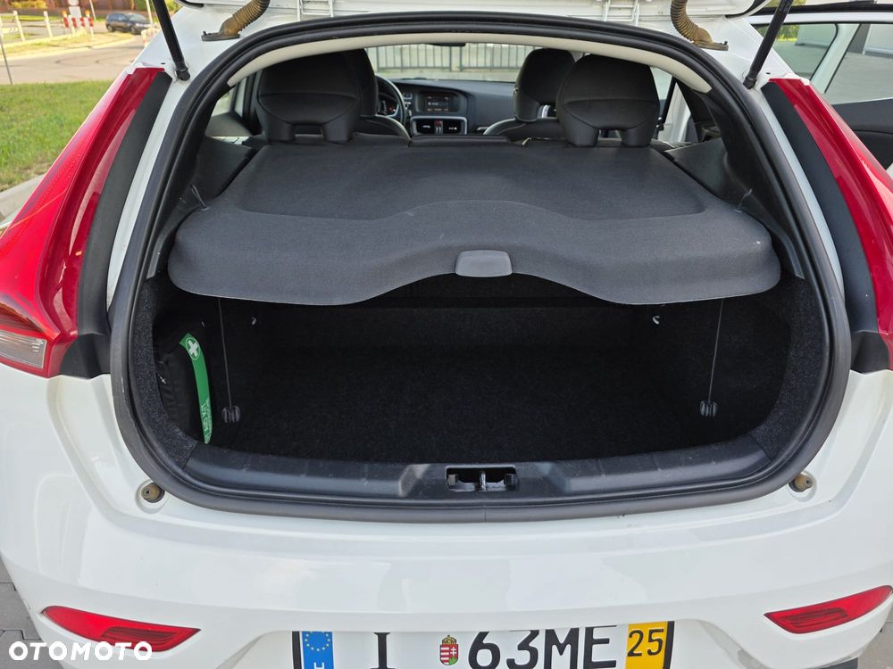 Volvo V40 D2 - 22