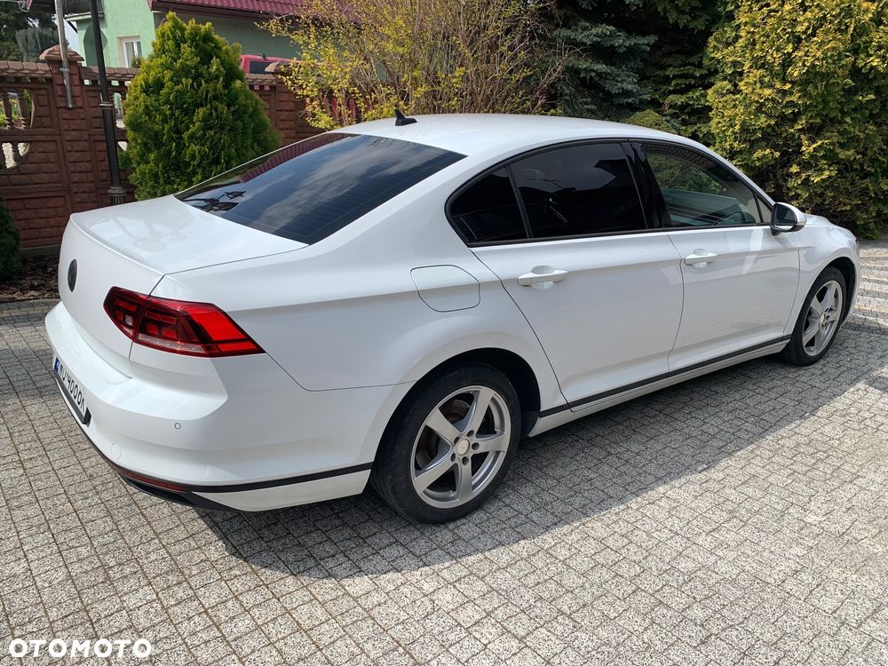 Volkswagen Passat 2.0 TDI EVO Elegance - 17