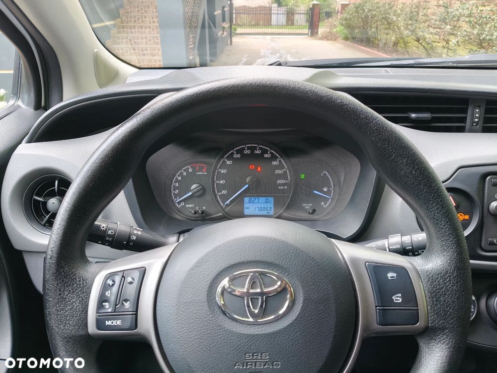 Toyota Yaris 1.5 Active - 17