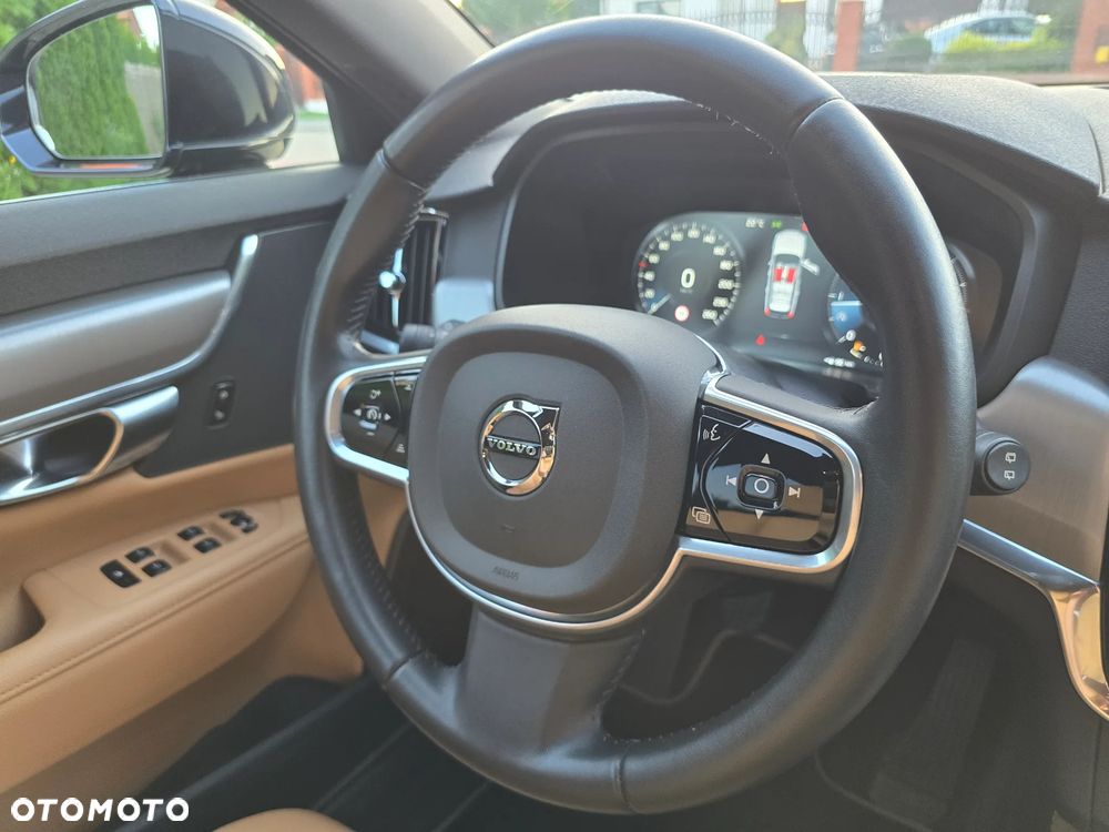 Volvo V90 D3 Momentum Pro - 37