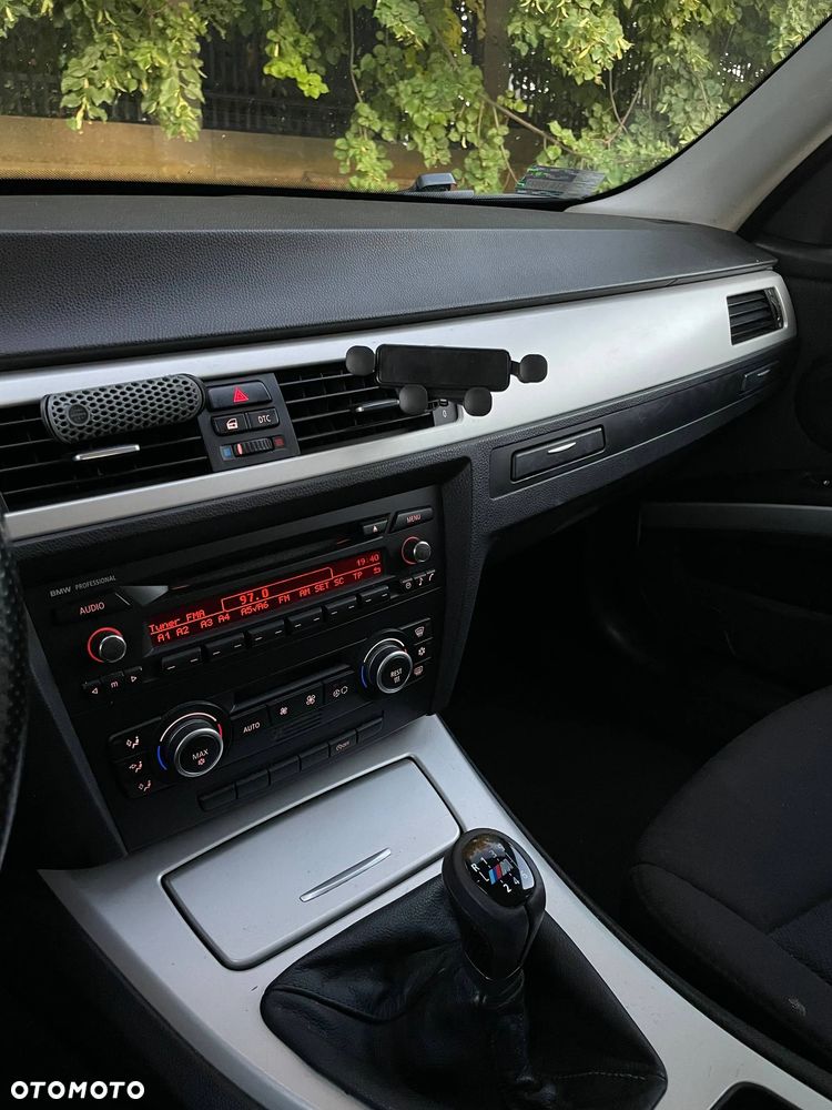 BMW Seria 3 318d - 21