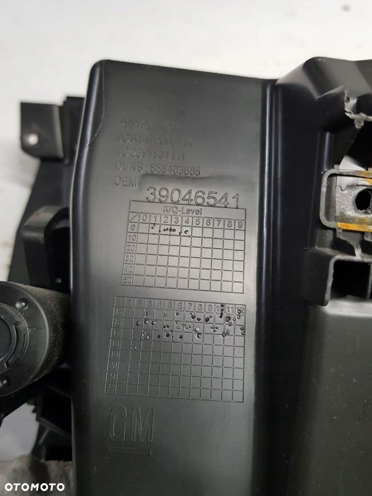 zmieniarka płyt CD schowek Opel Astra K - 13