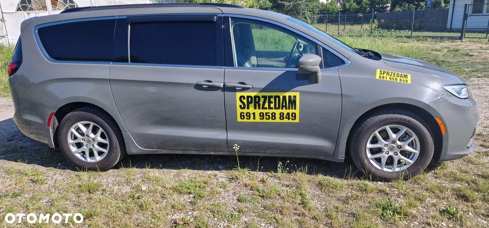 Chrysler Pacifica - 8