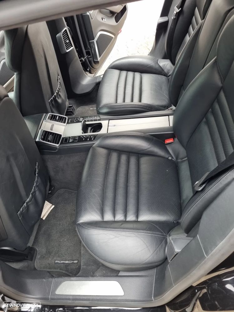 Porsche Panamera Turbo S PDK - 8