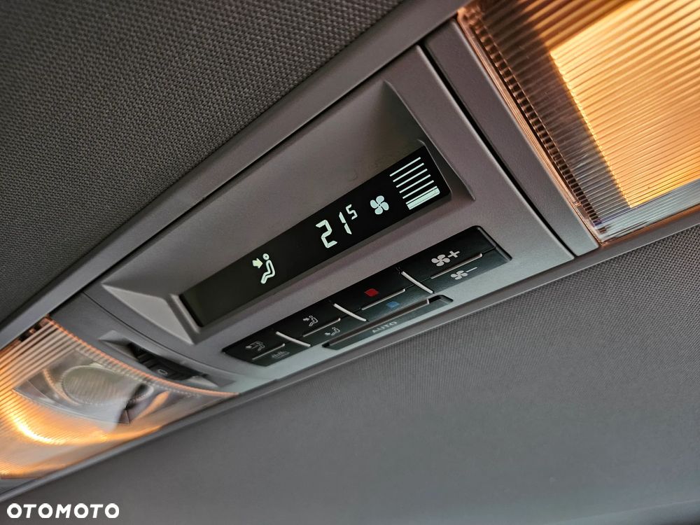 Volkswagen Multivan 2.0 TDI L1 Highline DSG - 19