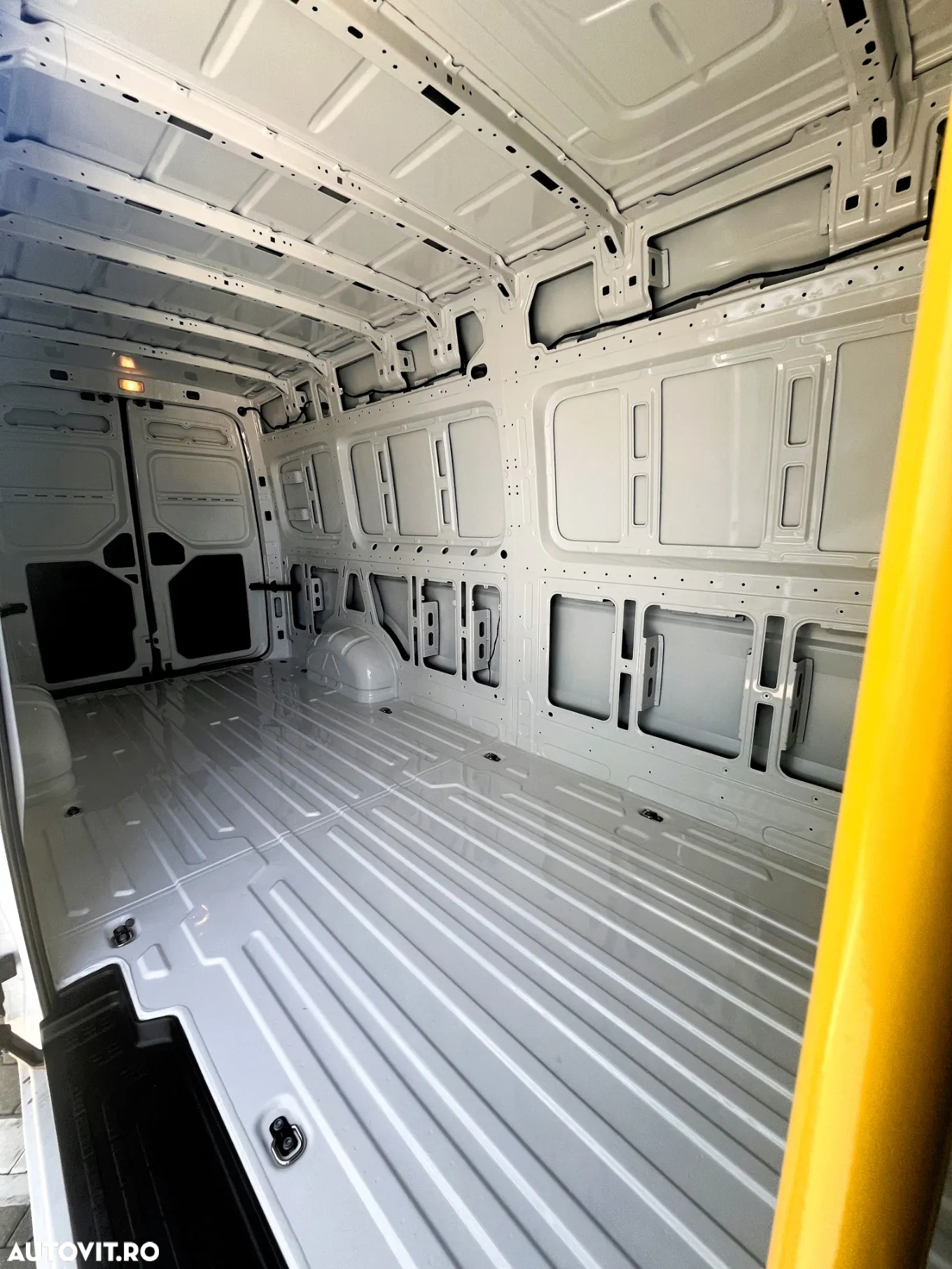 Volkswagen Crafter - 20