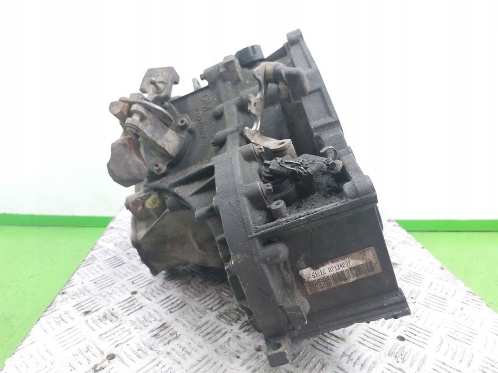 Skrzynia biegów Manualna Chevrolet HHR 2005-2011 2,4 B 61YEC 07124037 - 3