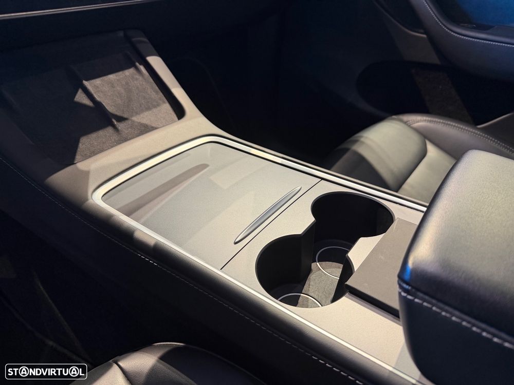 Tesla Model Y Performance Dual Motor AWD - 25