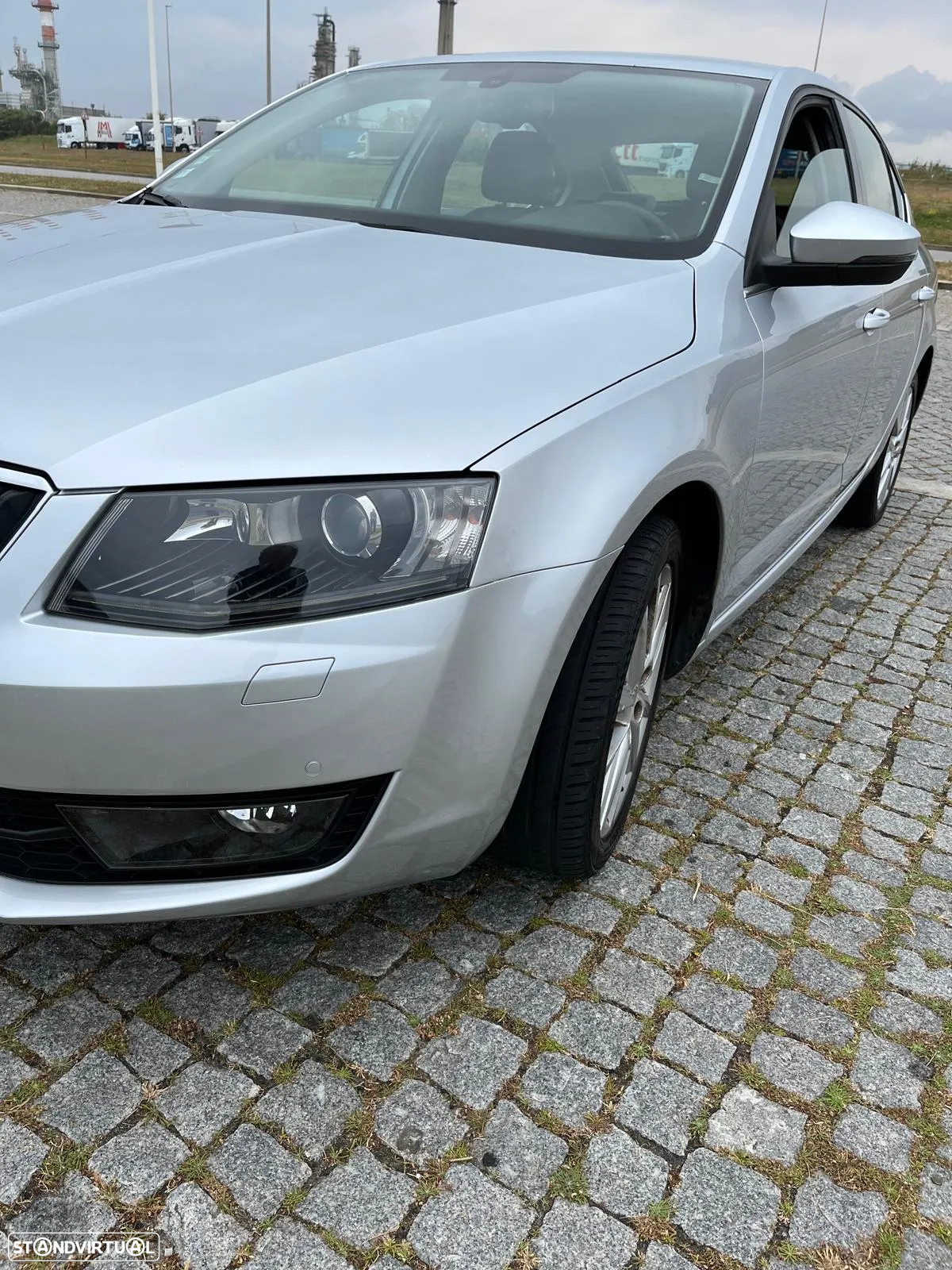 Skoda Octavia 2.0 TDI Elegance DSG - 11