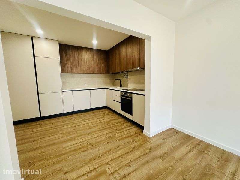 Arrendo T2 REMODELADO c/garagem centro Cadaval - Grande imagem: 2/8