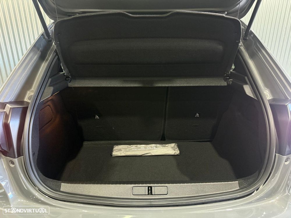 Peugeot 208 - 35