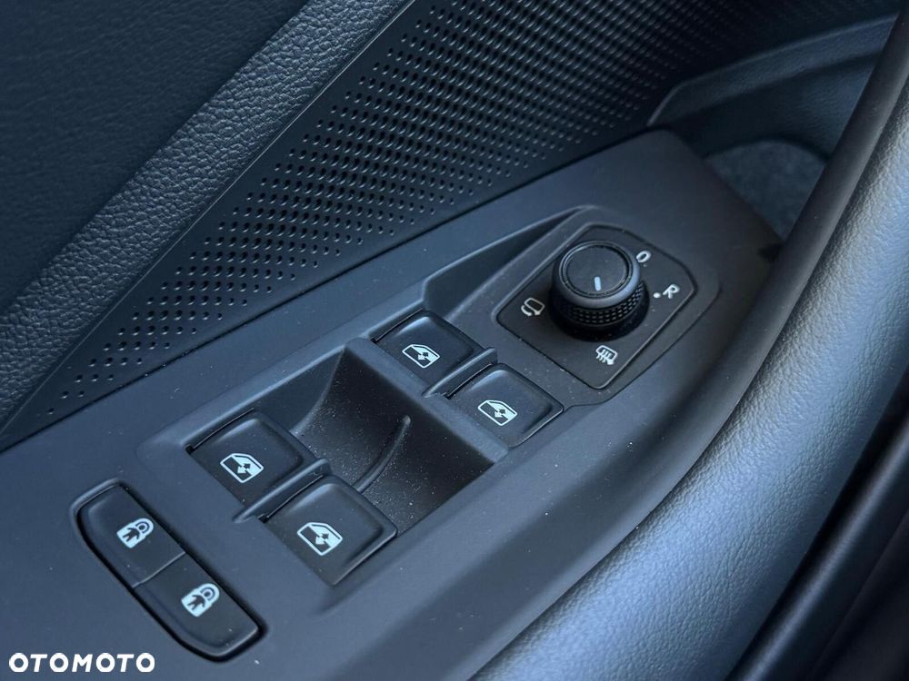 Volkswagen Passat Variant 2.0 TDI SCR Business Plus DSG - 38