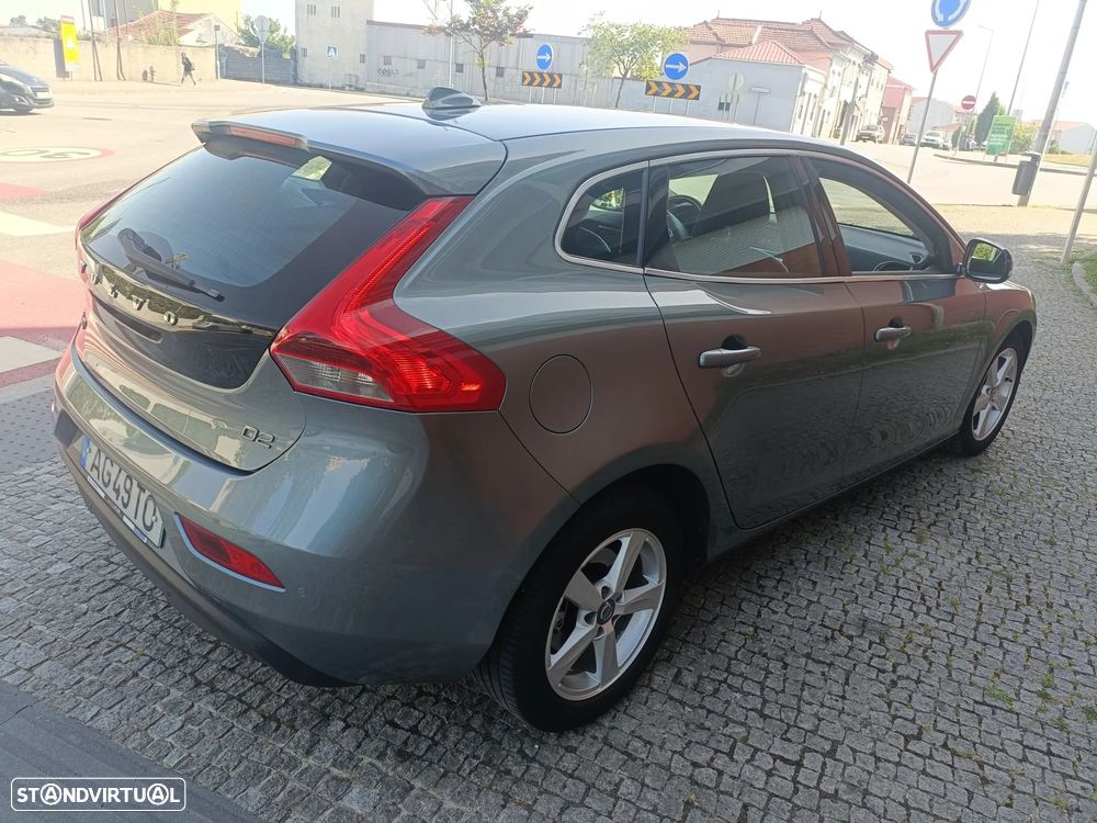 Volvo V40 D2 Momentum - 7
