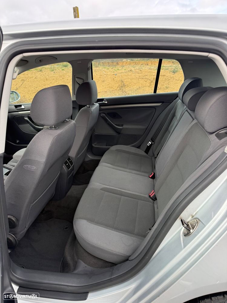 VW Golf 1.6 FSi Confortline - 14