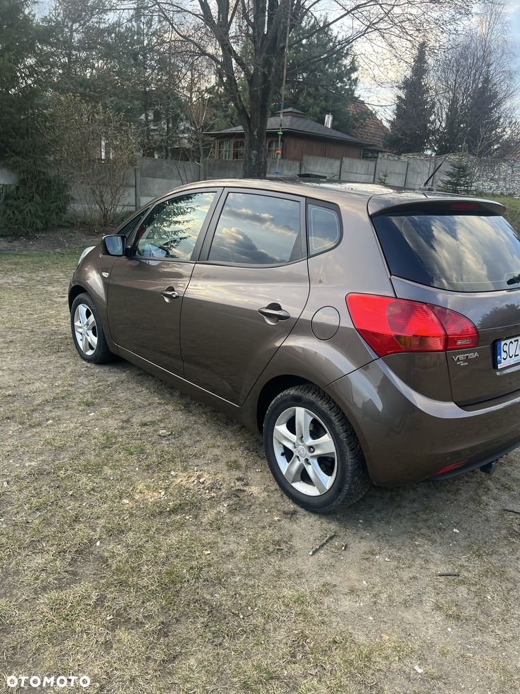 Kia Venga - 4