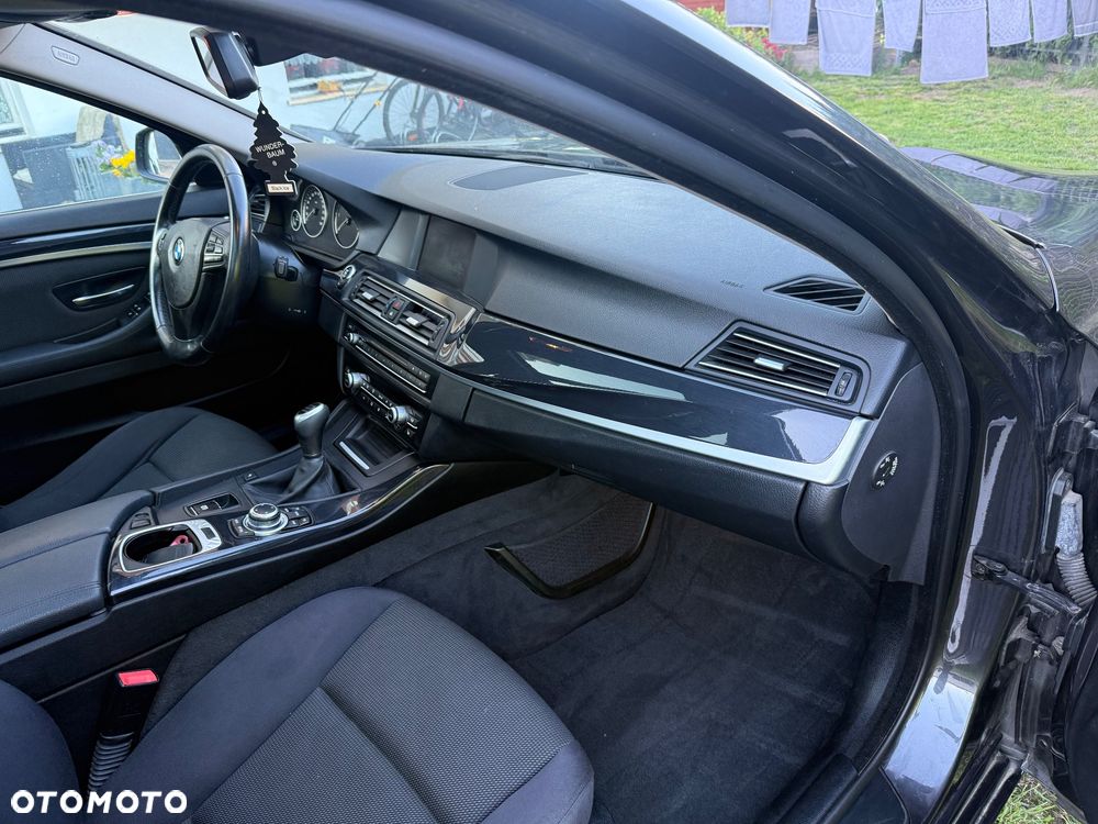 BMW Seria 5 520d Luxury Line - 12
