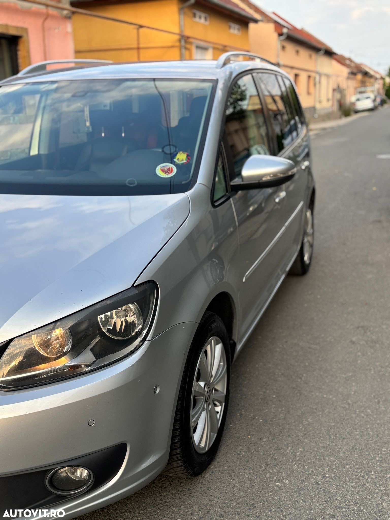 Volkswagen Touran - 8