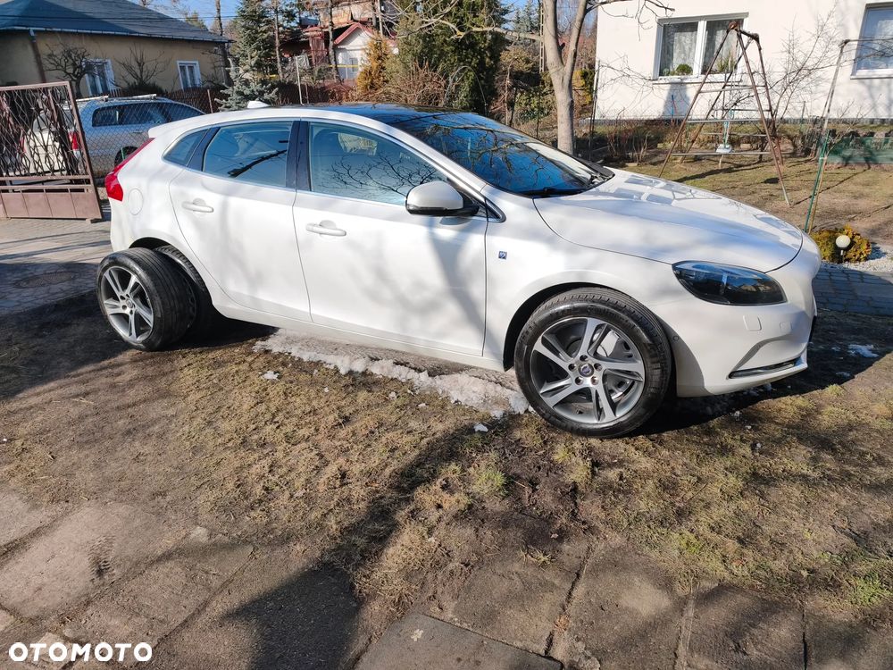 Volvo V40 D4 Drive-E Ocean Race - 13