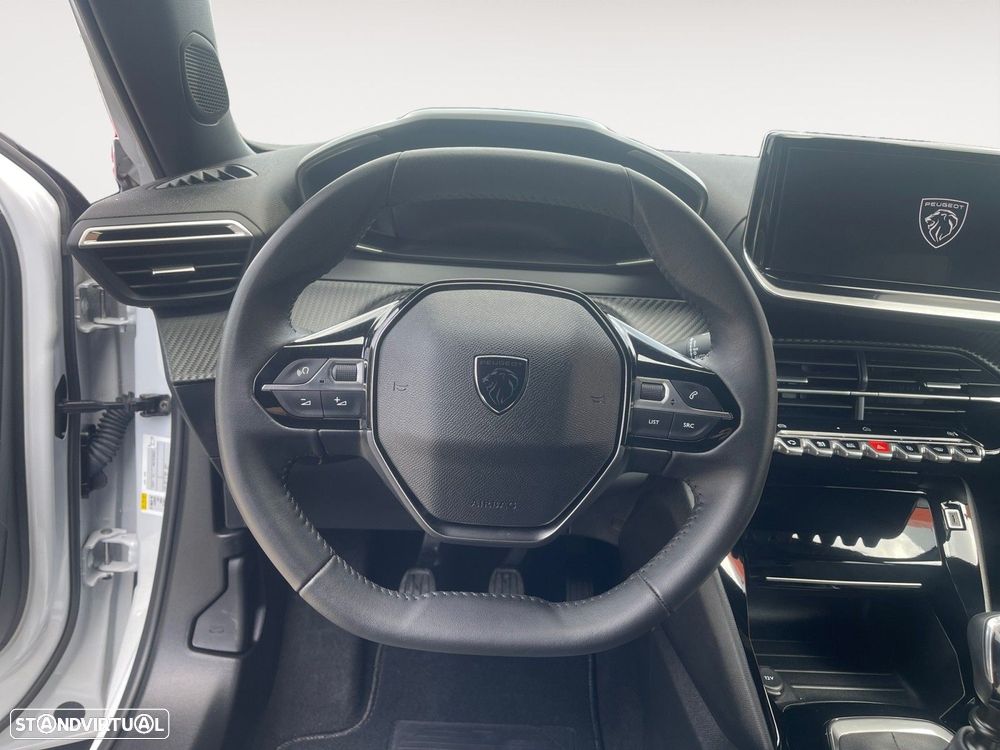 Peugeot 2008 1.2 PureTech Allure - 12