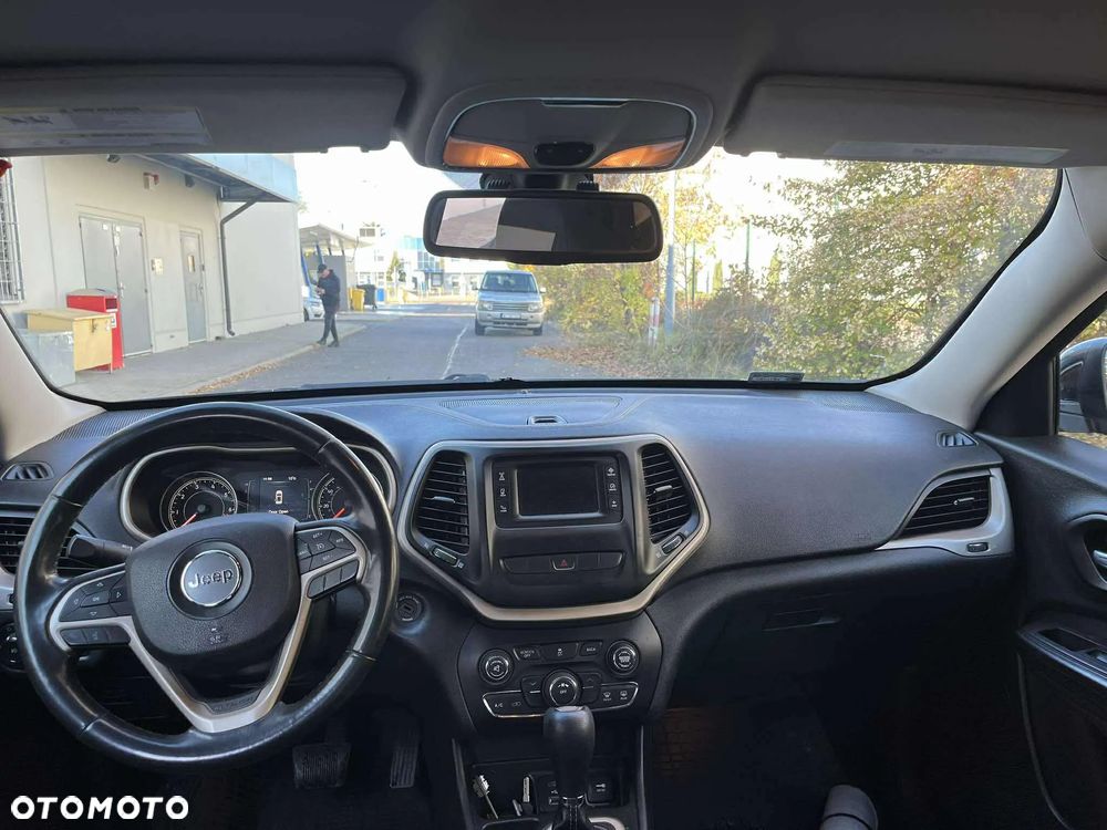 Jeep Cherokee - 3