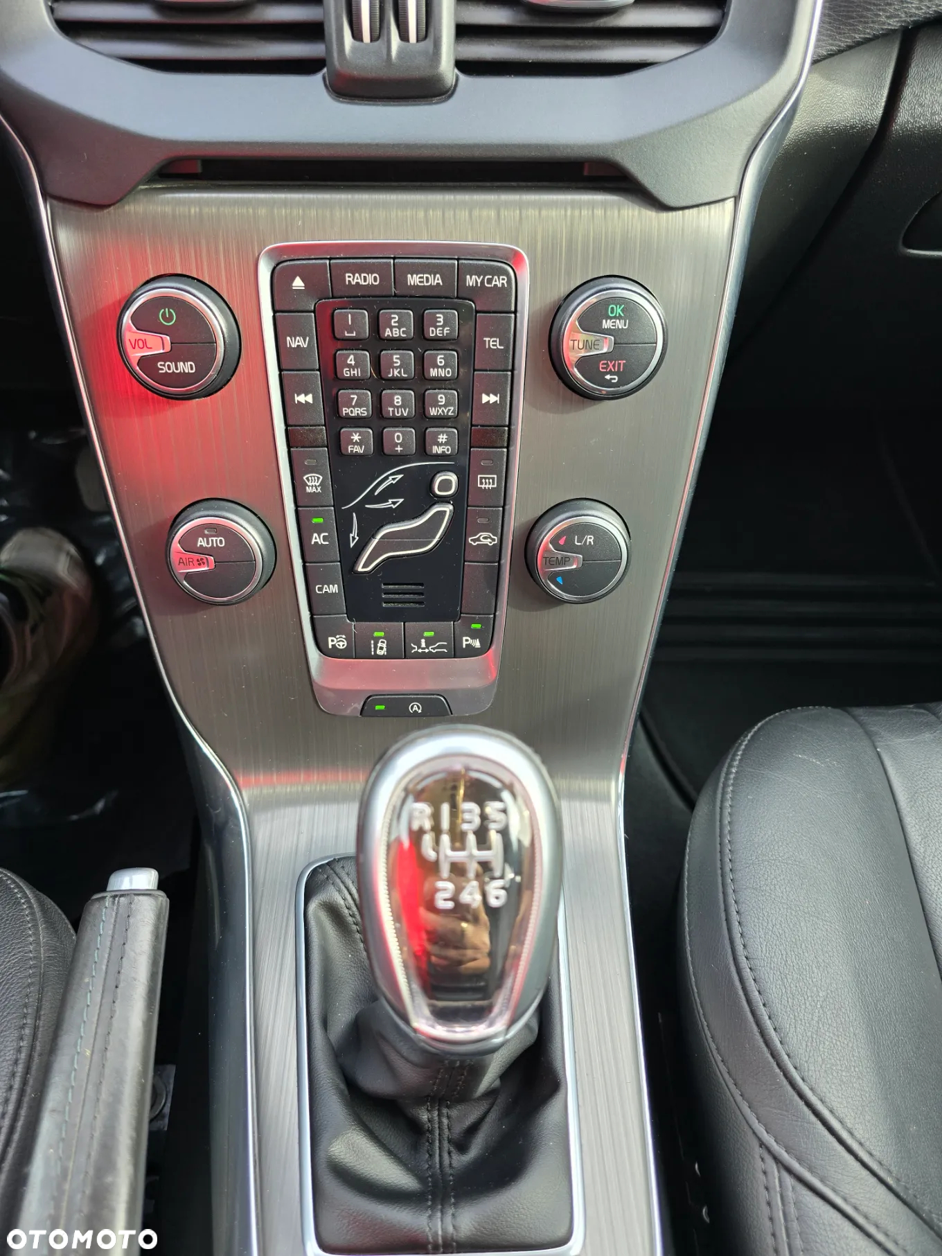 Volvo V40 D2 Momentum - 12
