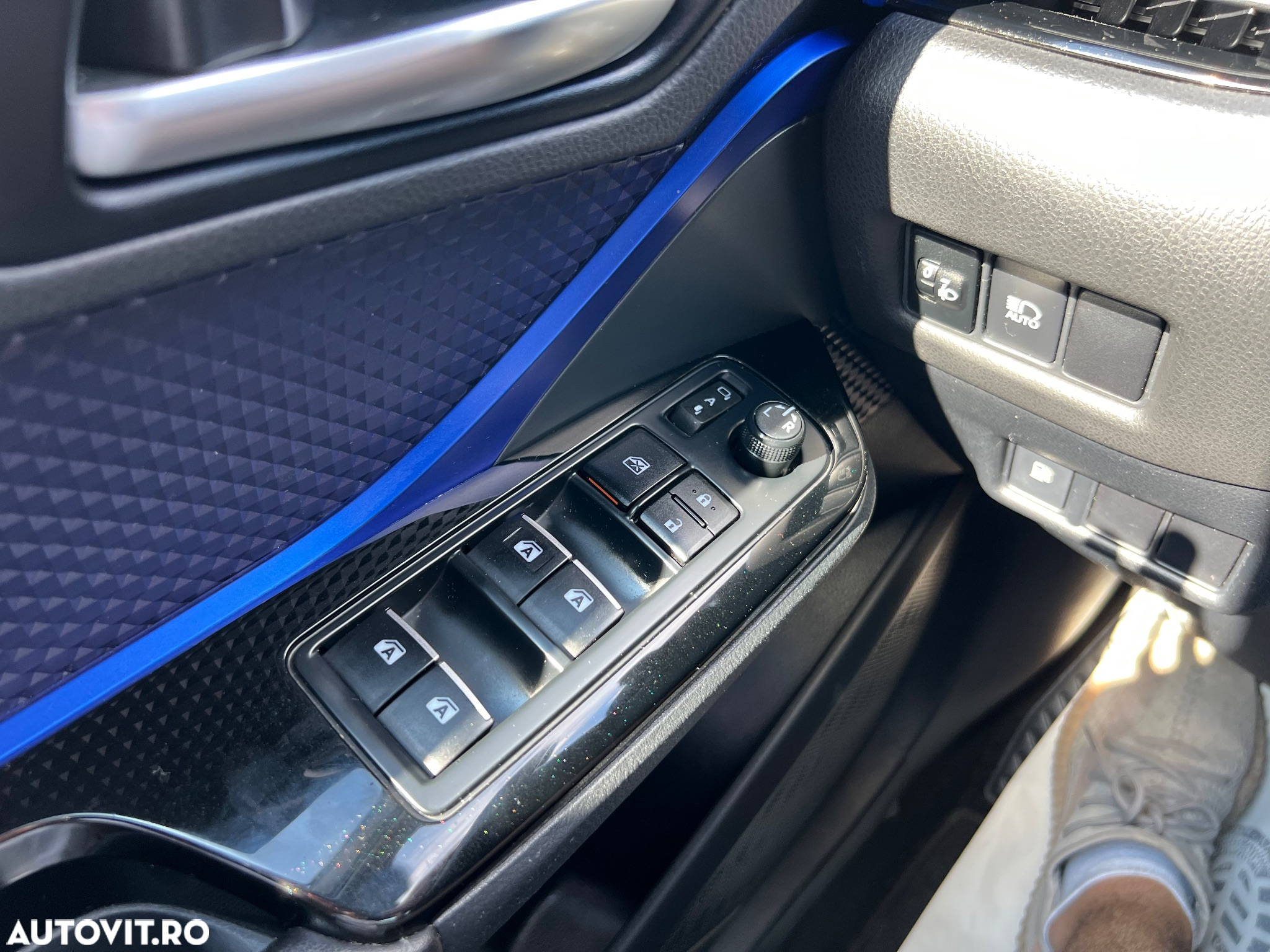 Toyota C-HR 1.8 HSD 122 CP 4x2 CVT C-ult Style bi-tone - 15