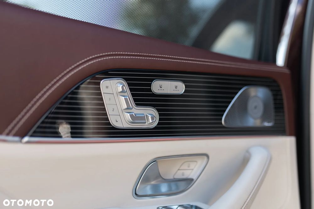 Mercedes-Benz GLS Maybach 600 4Matic 9G-TRONIC - 29
