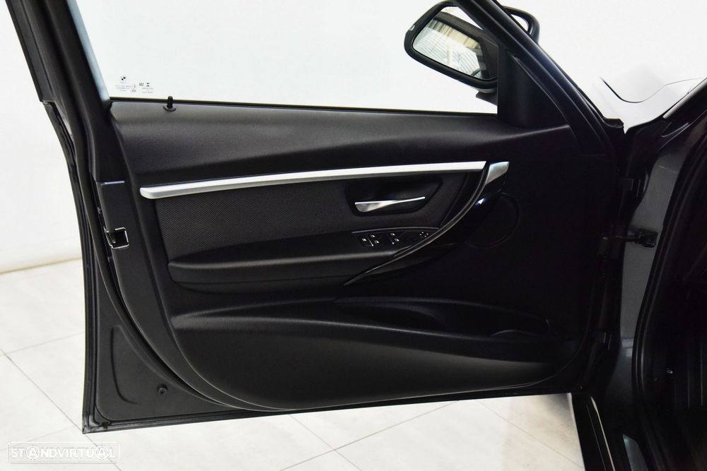 BMW 330 - 32