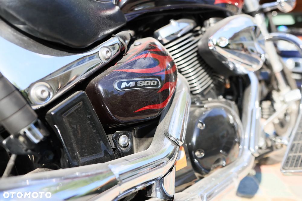 Suzuki Intruder - 4