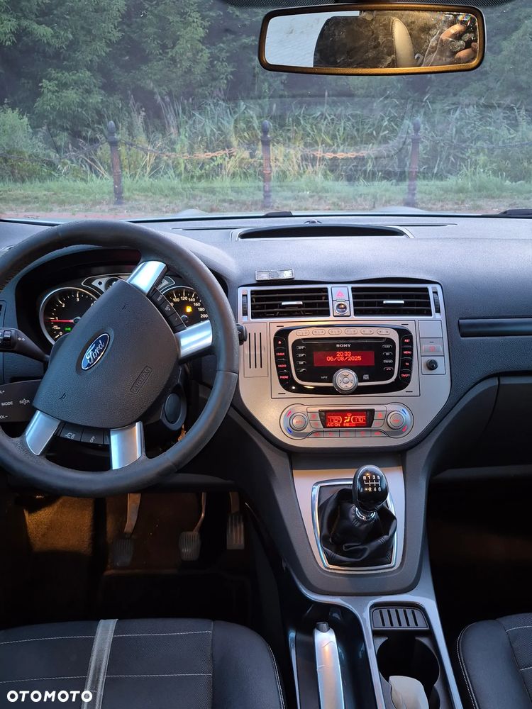 Ford Kuga 2.0 TDCi Titanium - 8
