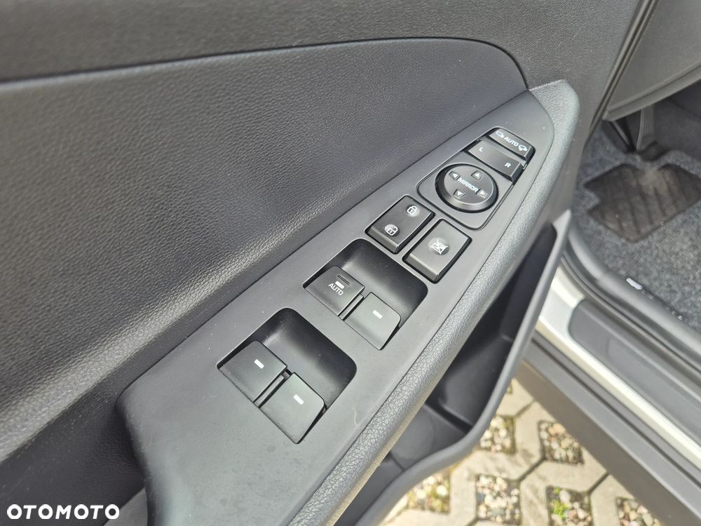 Hyundai Tucson blue 1.7 CRDi 2WD DCT Premium - 16
