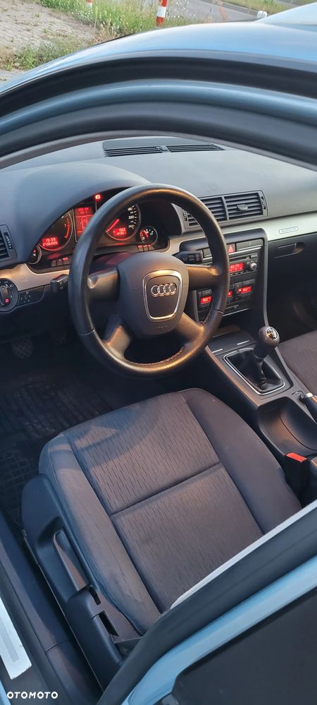 Audi A4 ver-1-8t-quattro - 5